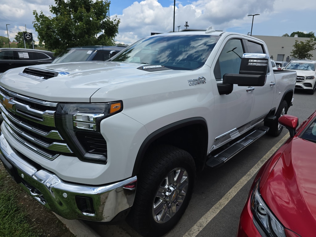 Used 2024 Chevrolet Silverado 2500 HD High Country 4WD Crew Cab 159 High Country