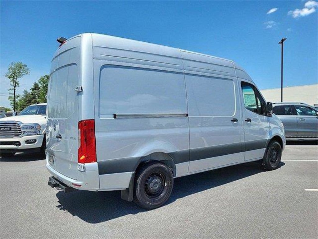 New 2024 Mercedes-Benz Sprinter 2500 Standard Roof 4-Cyl Diesel HO Van