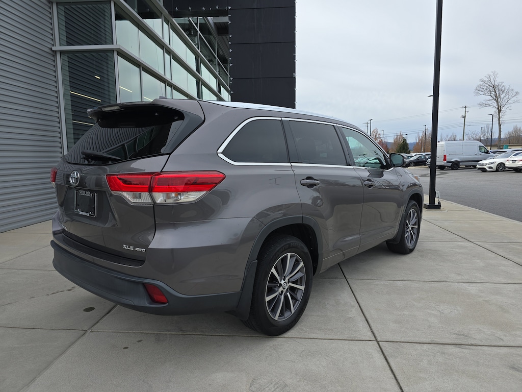 Used 2018 Toyota Highlander XLE V6 XLE V6 AWD