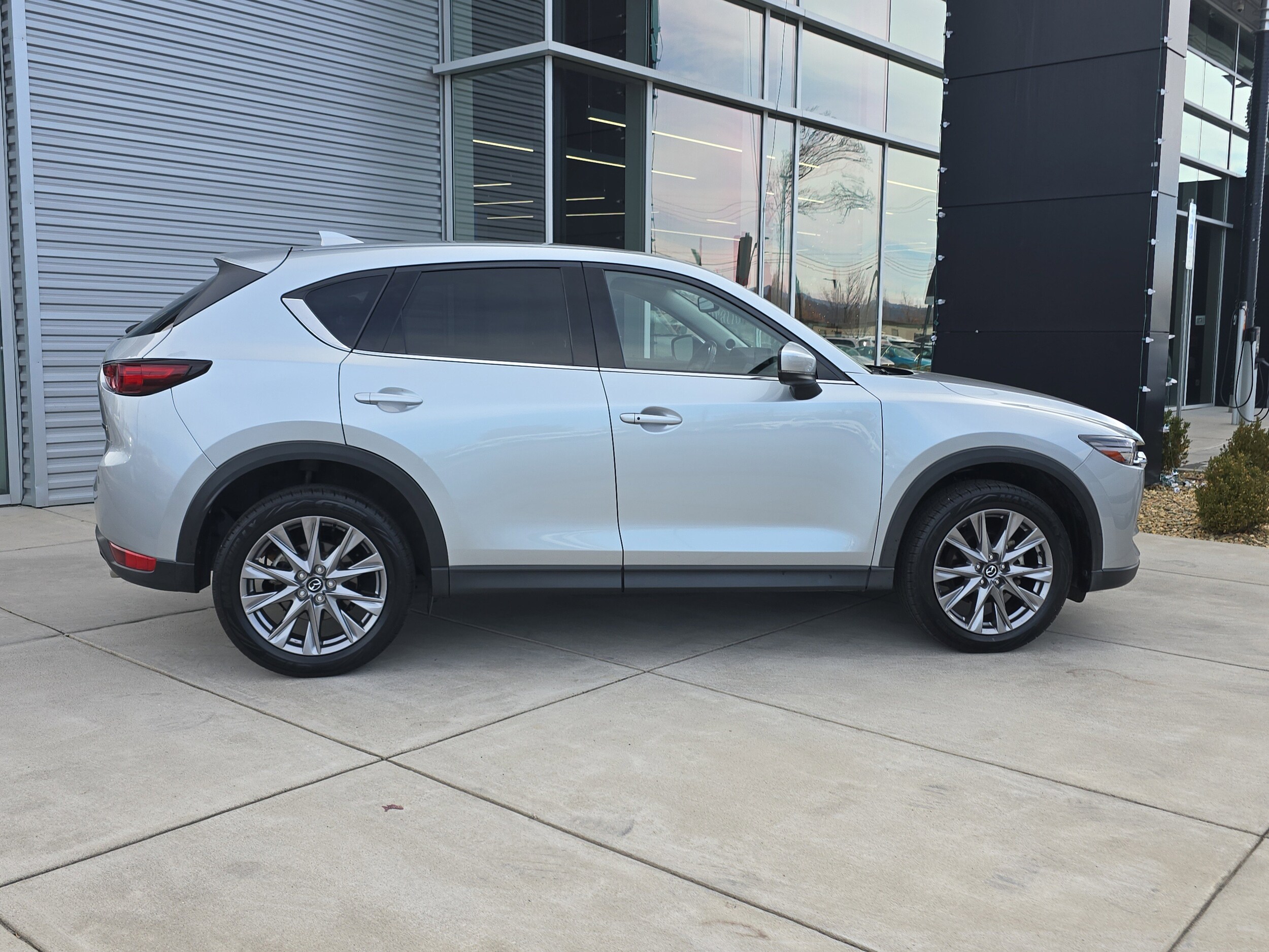 2021 Mazda CX-5 Grand Touring photo 2