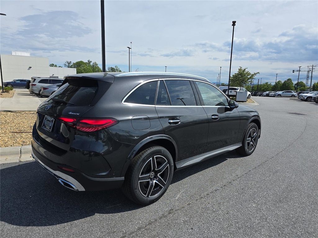 New 2026 Mercedes-Benz GLC 300 4MATIC SUV