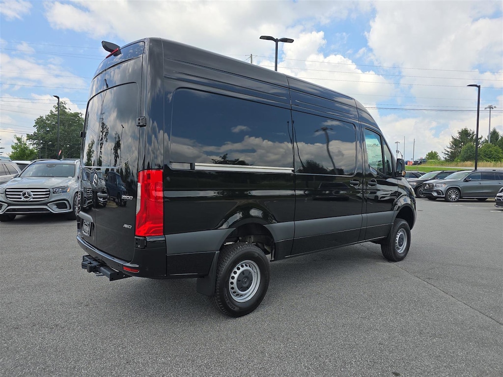 New 2025 Mercedes-Benz Sprinter 2500 Standard Roof 4-Cyl Diesel HO Van Cargo Van