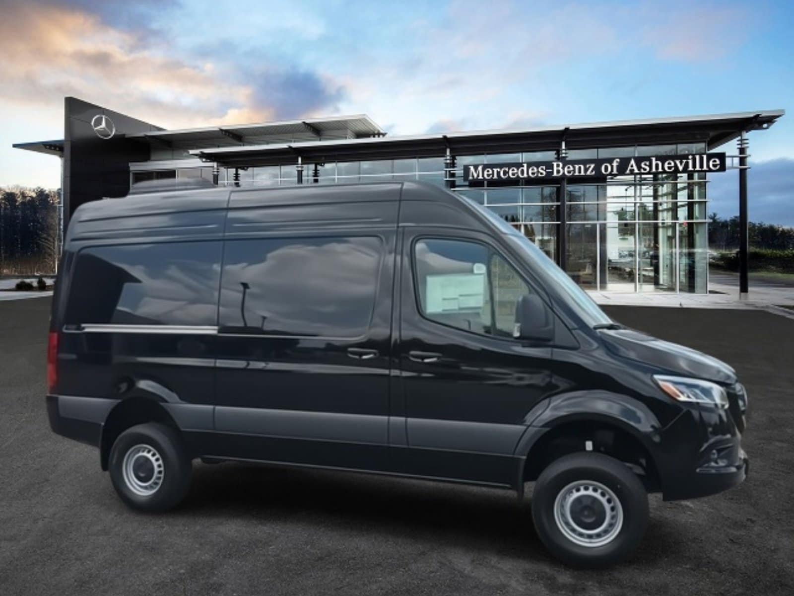 2025 Mercedes-Benz Sprinter 2500 144 WB HO Standard Roof 4x4's photo