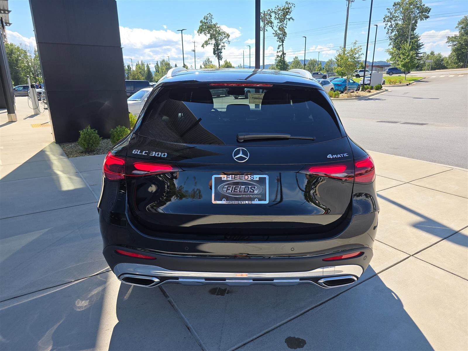 2026 Mercedes Benz GLC 300 4MATIC photo 4