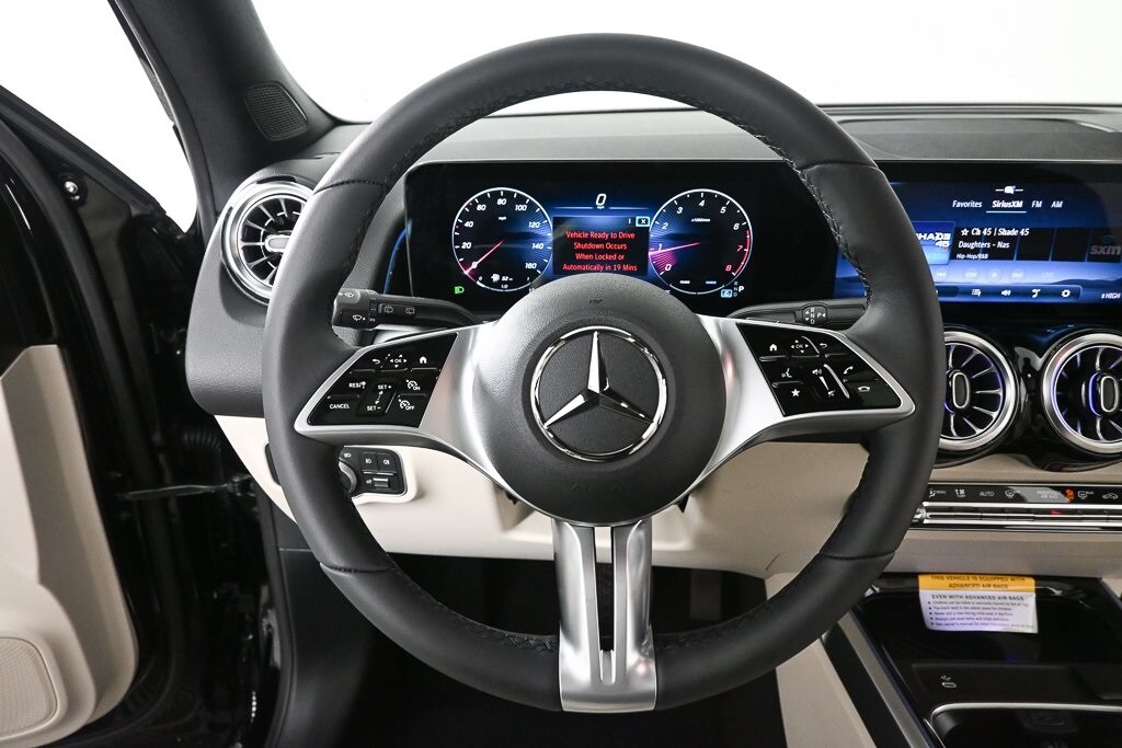 2026 Mercedes Benz GLB 250 photo 2