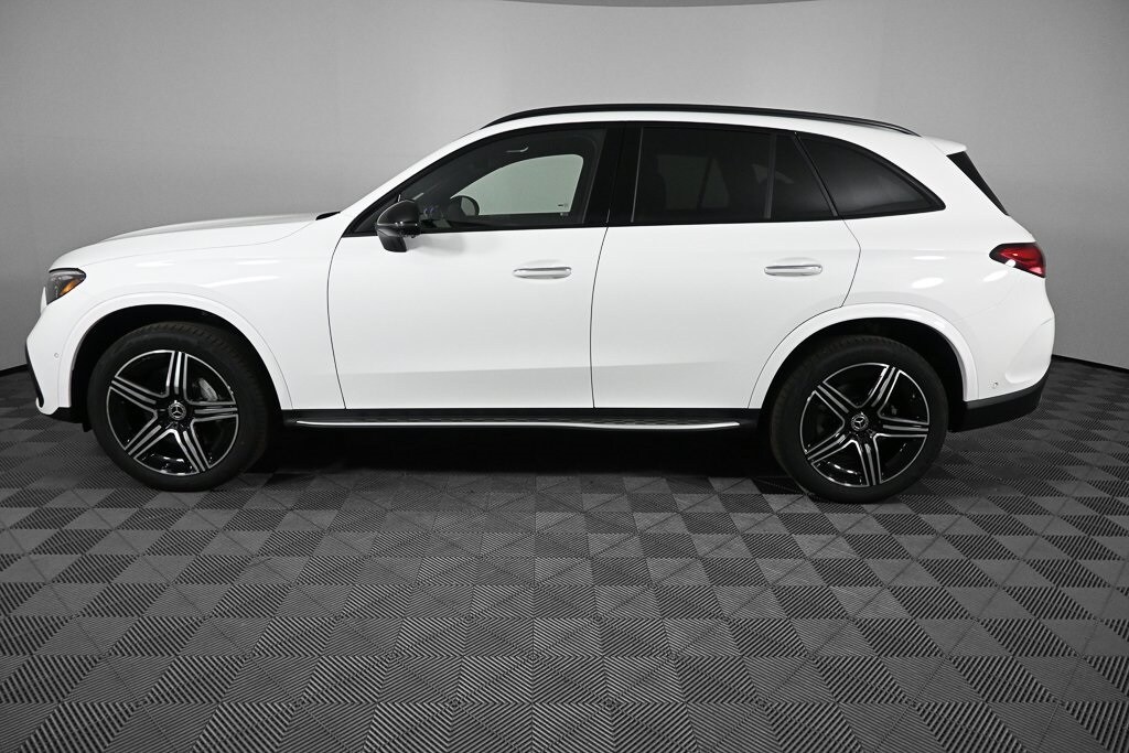 2026 Mercedes Benz GLC 300 photo 2