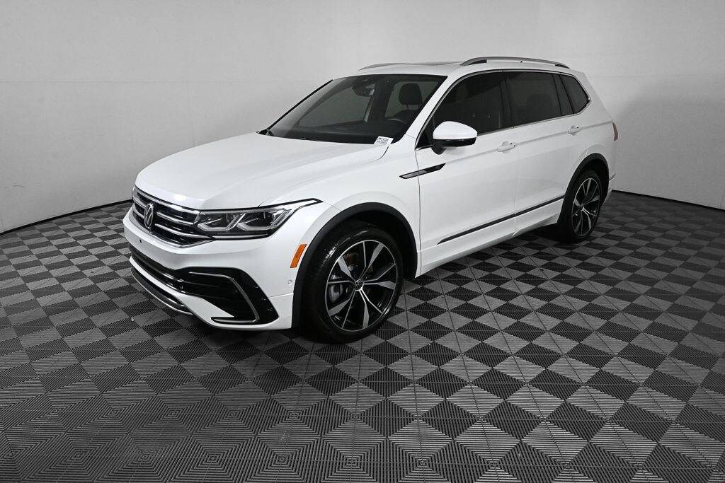 Used 2024 Volkswagen Tiguan SEL R-Line SUV