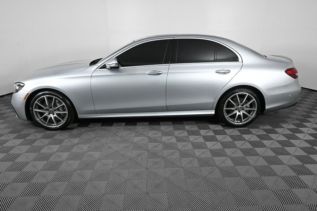 2022 Mercedes Benz E 350 Sedan photo 3