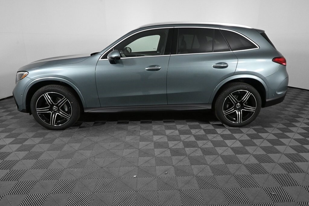 2026 Mercedes Benz GLC 300 photo 3