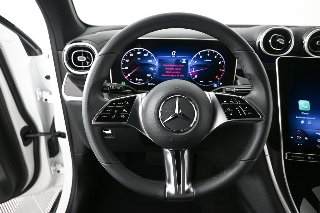 2025 Mercedes Benz GLC 300 photo 2