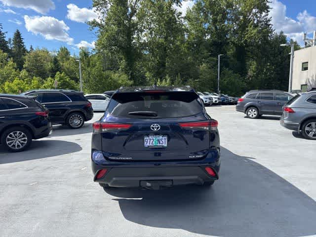 Thumbnail: 2021 Toyota Highlander - 4