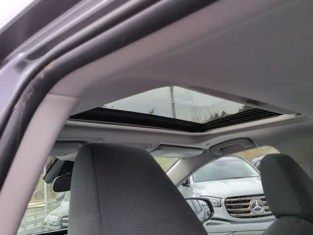 Thumbnail: 2025 Toyota RAV4 - 19