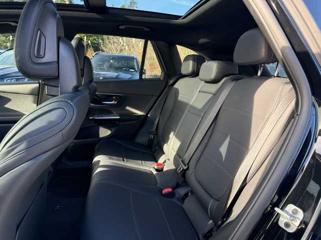 Thumbnail: 2025 Mercedes-Benz GLC - 11