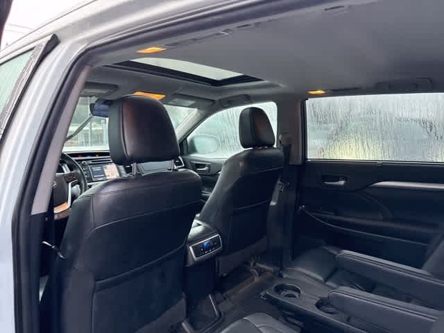 Thumbnail: 2019 Toyota Highlander - 10