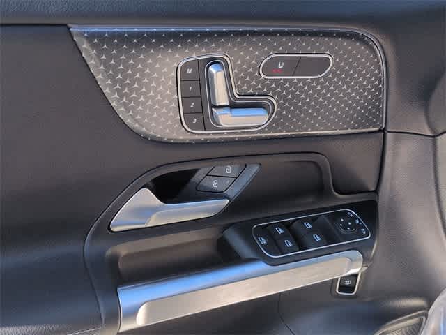 Thumbnail: 2025 Mercedes-Benz GLB - 18