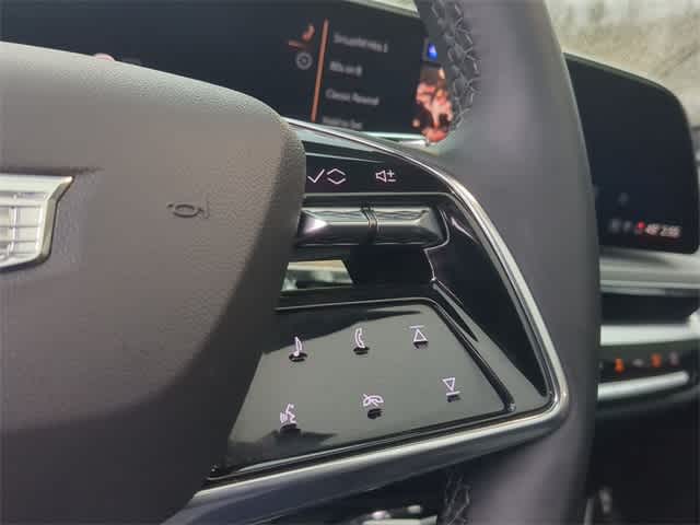 Thumbnail: 2024 Cadillac Lyriq - 27