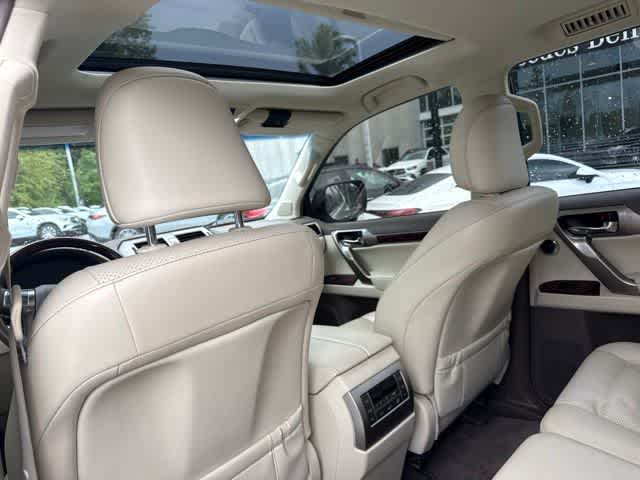 Thumbnail: 2015 Lexus GX - 11