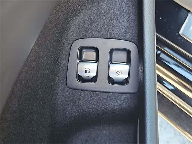 Thumbnail: 2026 Mercedes-Benz E-Class - 40