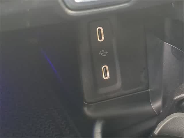 Thumbnail: 2025 Mercedes-Benz GLC - 31