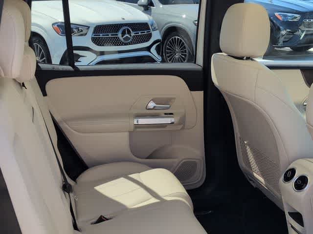 Thumbnail: 2022 Mercedes-Benz GLB - 21