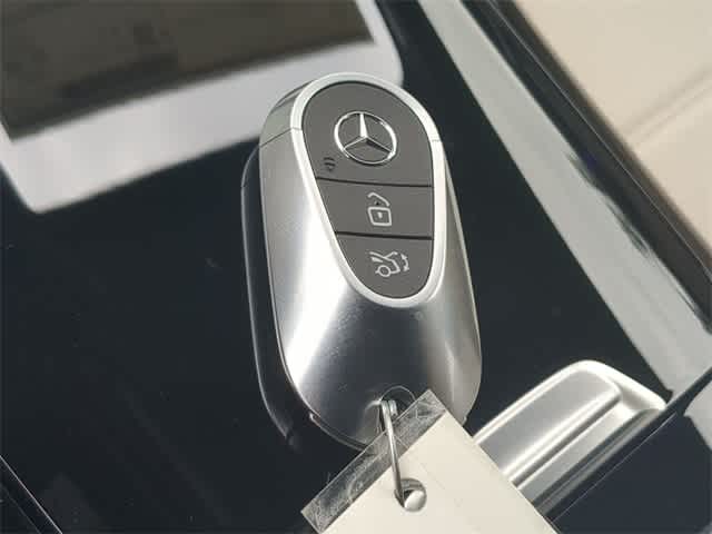 Thumbnail: 2025 Mercedes-Benz GLC - 33