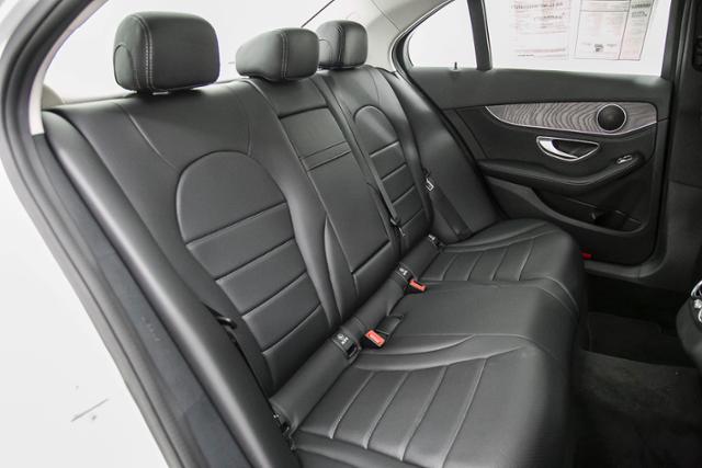 Thumbnail: 2016 Mercedes-Benz C-Class - 16