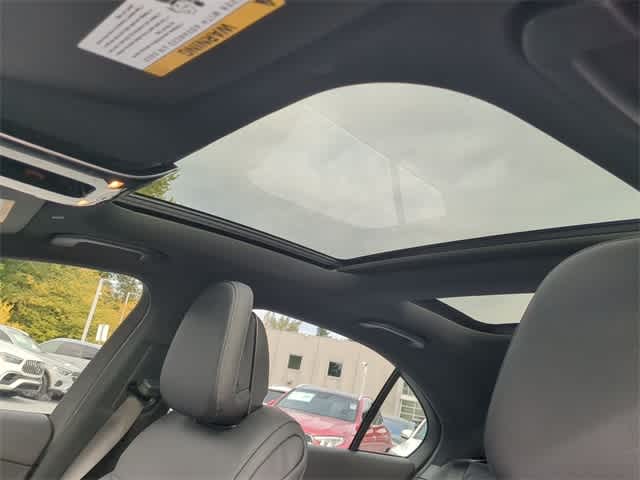 Thumbnail: 2025 Mercedes-Benz C-Class - 19