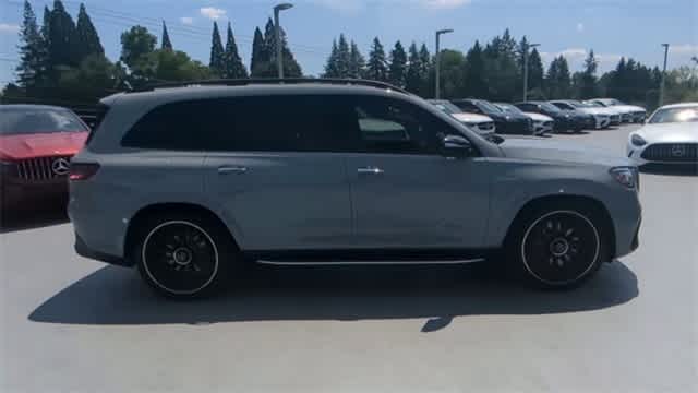 Thumbnail: 2025 Mercedes-Benz GL-Class - 9