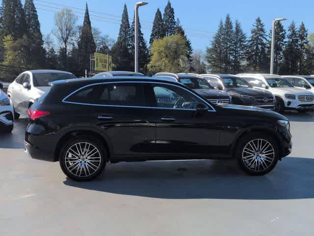 Thumbnail: 2026 Mercedes-Benz GLC - 9