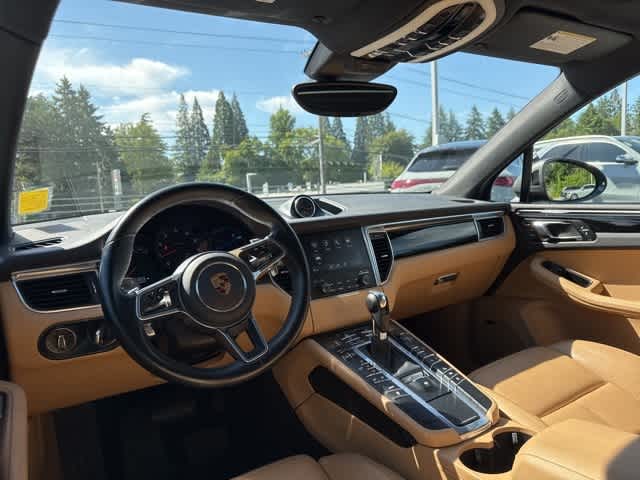 2018 Porsche Macan  12