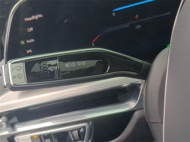 Thumbnail: 2024 Cadillac Lyriq - 28