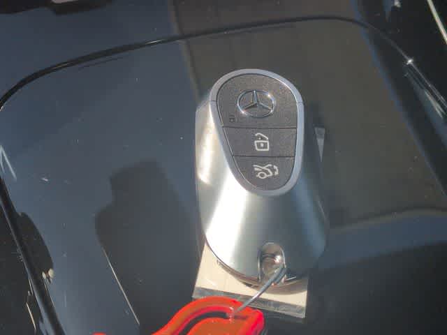 Thumbnail: 2026 Mercedes-Benz GLC - 34