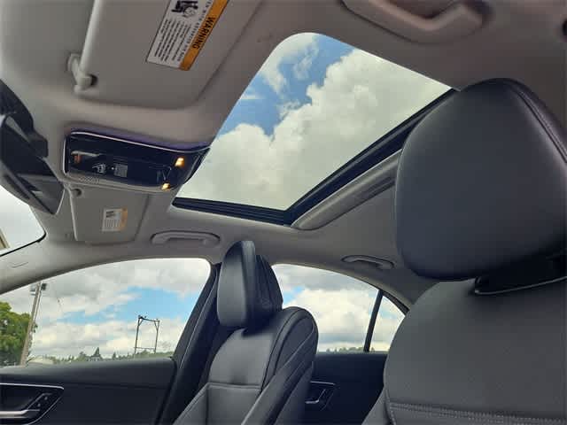 Thumbnail: 2025 Mercedes-Benz C-Class - 20