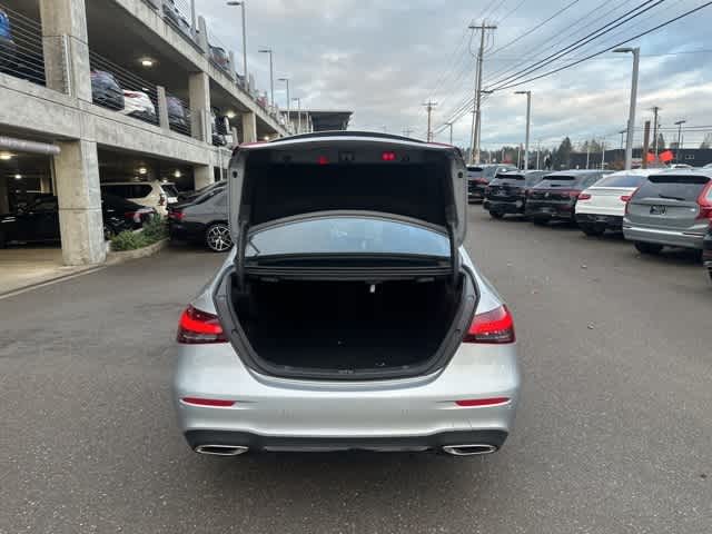 Thumbnail: 2022 Mercedes-Benz E-Class - 9