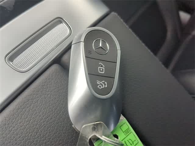 Thumbnail: 2025 Mercedes-Benz GLC - 35