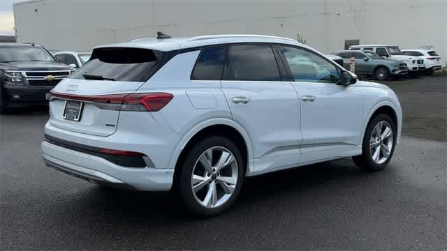 Thumbnail: 2023 Audi Q4 e-tron - 8
