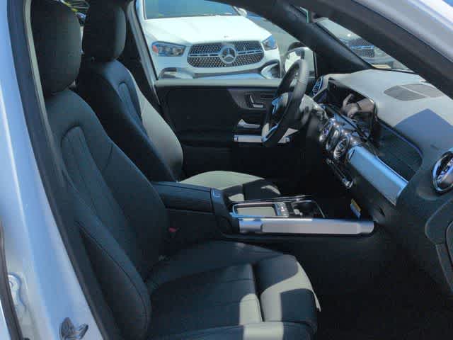 Thumbnail: 2026 Mercedes-Benz GLB - 21