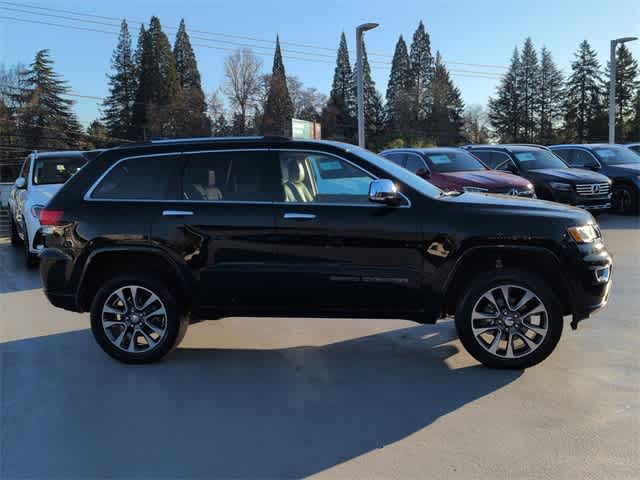 Thumbnail: 2017 Jeep Grand Cherokee - 9