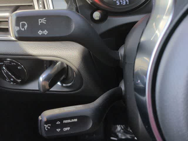 Thumbnail: 2018 Porsche Macan - 29