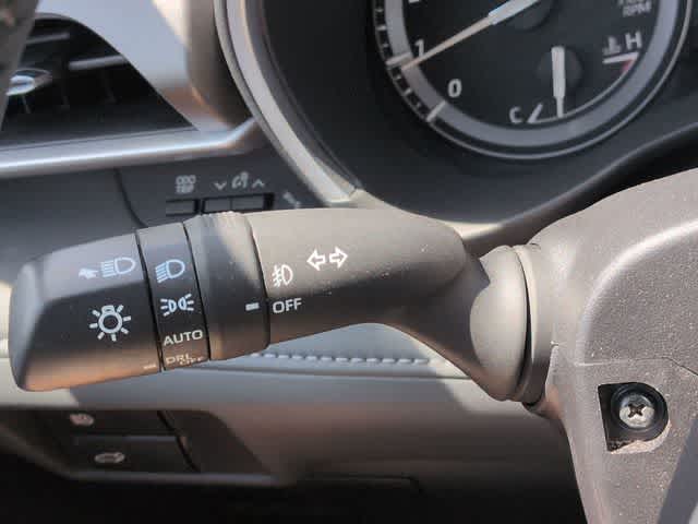 Thumbnail: 2021 Toyota Highlander - 28