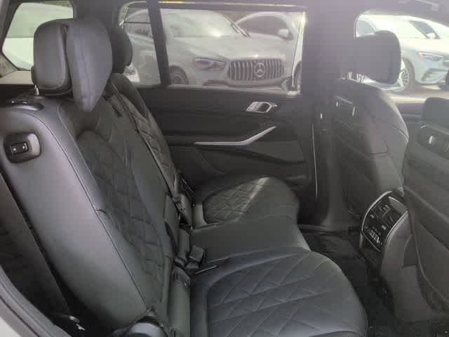 Thumbnail: 2024 BMW X7 - 21