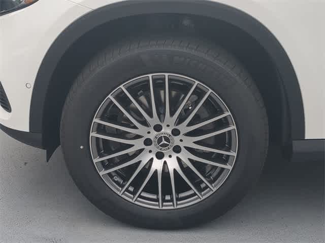 Thumbnail: 2025 Mercedes-Benz GLC - 13