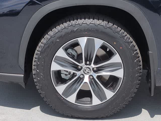 Thumbnail: 2021 Toyota Highlander - 13