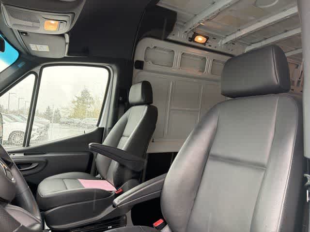 Thumbnail: 2025 Mercedes-Benz Sprinter - 12