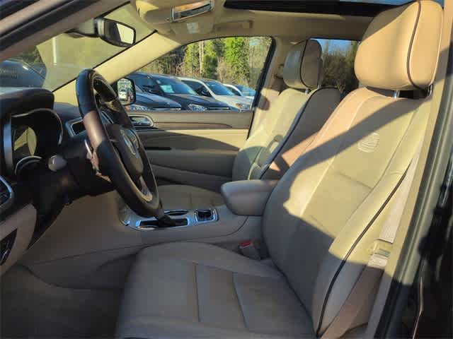 Thumbnail: 2017 Jeep Grand Cherokee - 17