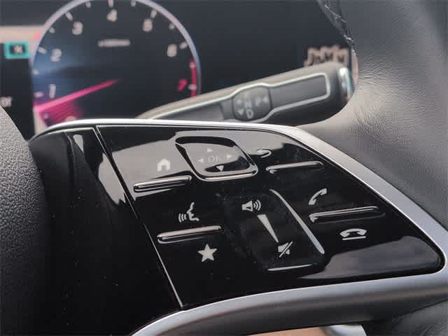 Thumbnail: 2026 Mercedes-Benz GLE - 26