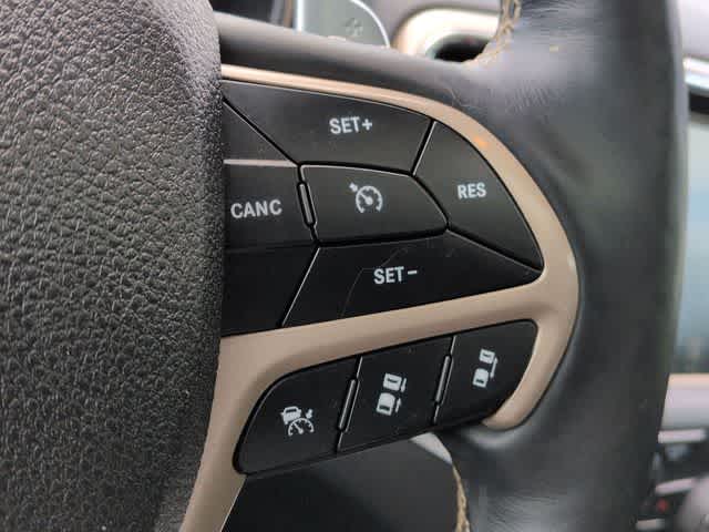 Thumbnail: 2017 Jeep Grand Cherokee - 26