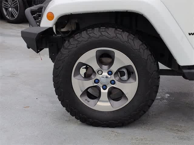 Thumbnail: 2016 Jeep Wrangler - 14
