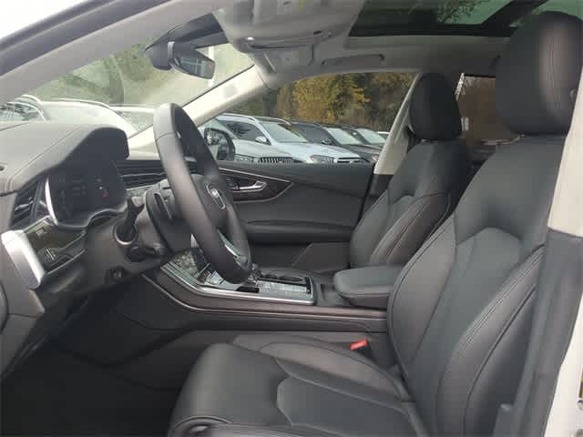 Thumbnail: 2023 Audi Q8 - 16