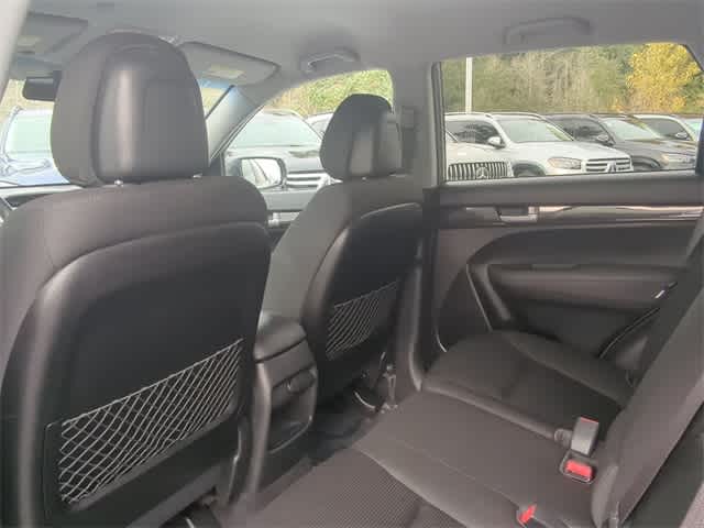 Thumbnail: 2014 Kia Sorento - 18